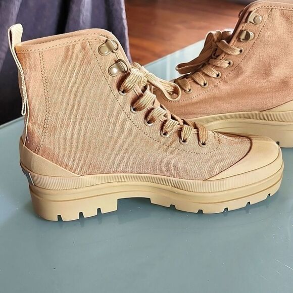 Everlane Utility Boots - Picture 7 of 10